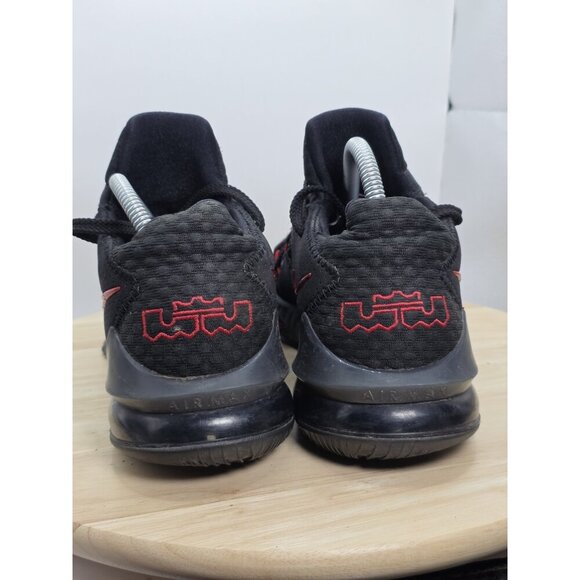 Nike Lebron 17 Low Bred Mens Size 9.5 Black Red Basketball Shoes CD5007-001 - Picture 6 of 9